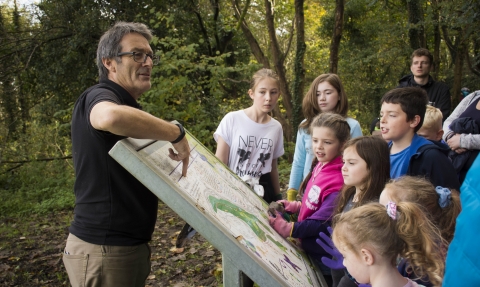Active Neighbourhoods Officer explains the site with map 
