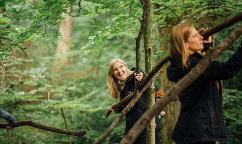 Den building the wildlife trust